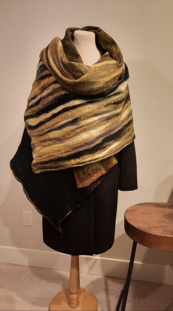 Gold Metallic Stripe 2025 - Other Media