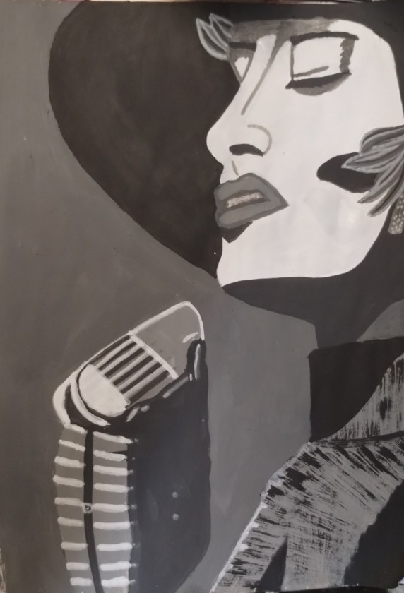 Lady singing the blue